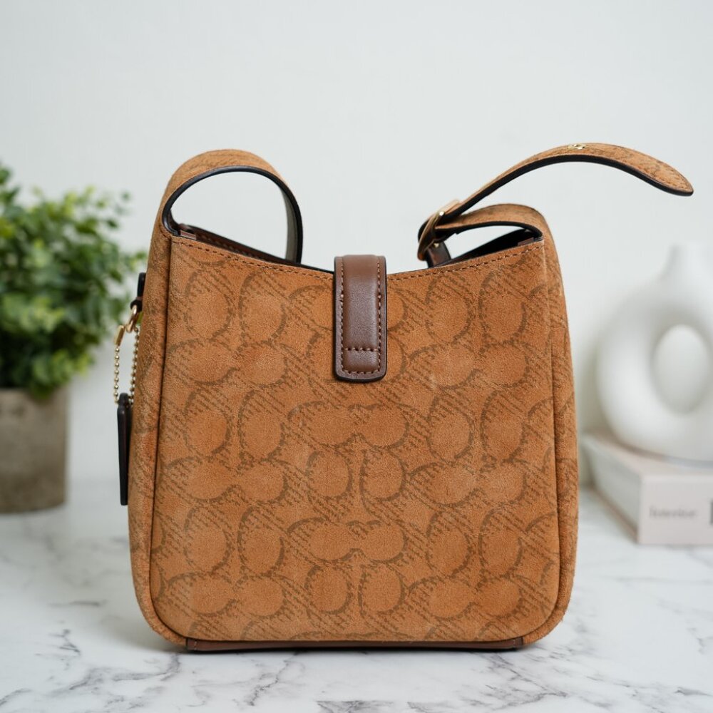 Coach CCE16 Hadley Mini Crossbody Bag In Signature Suede in Caramel NWT - Picture 4 of 13